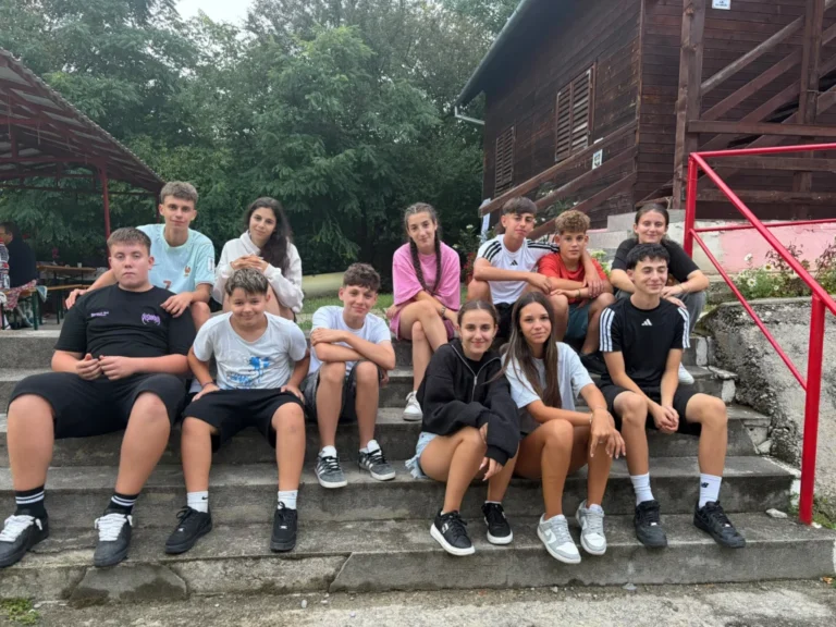 „Vocea Tinerilor!”, tabără interactivă pentru voluntarii Centrului de Tineret Rășinari, la Ocna Sibiului