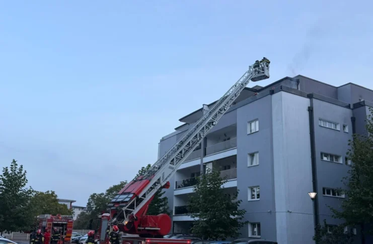 Incendiu pe strada Partenie Cosma din Sibiu: Un grătar de pe teresa unui apartament a luat foc!