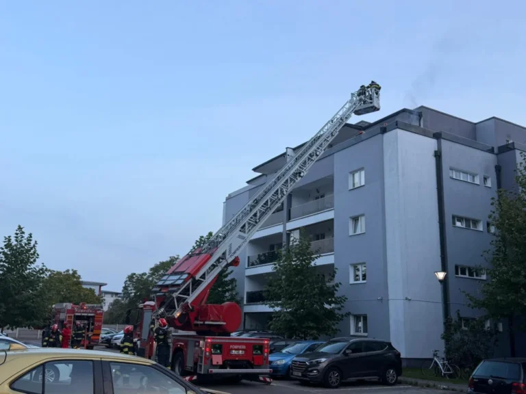 Incendiu pe strada Partenie Cosma din Sibiu: Un grătar de pe teresa unui apartament a luat foc!