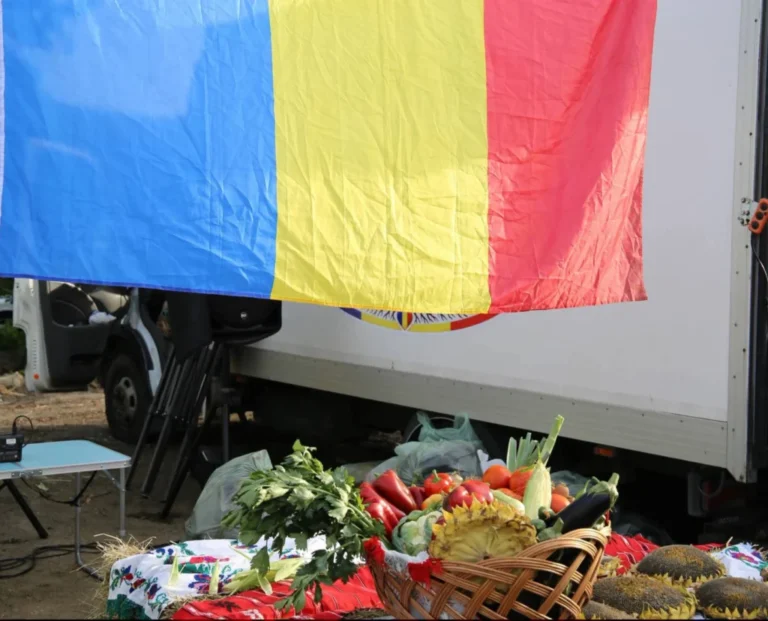 EDITORIAL: Roșia cu gust, piața fără samsari și ura fără argumente