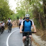 Peste 120 de bicicliști la startul oficial al traseului cicloturistic Mocănița de la Sadu