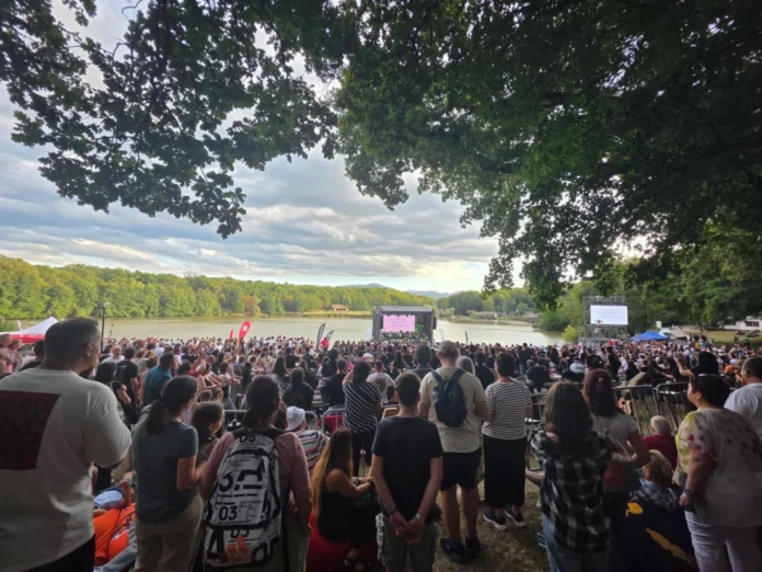 Peste 1.200 de chitariști la Concertul Manifest de la Sibiu Guitar Meeting