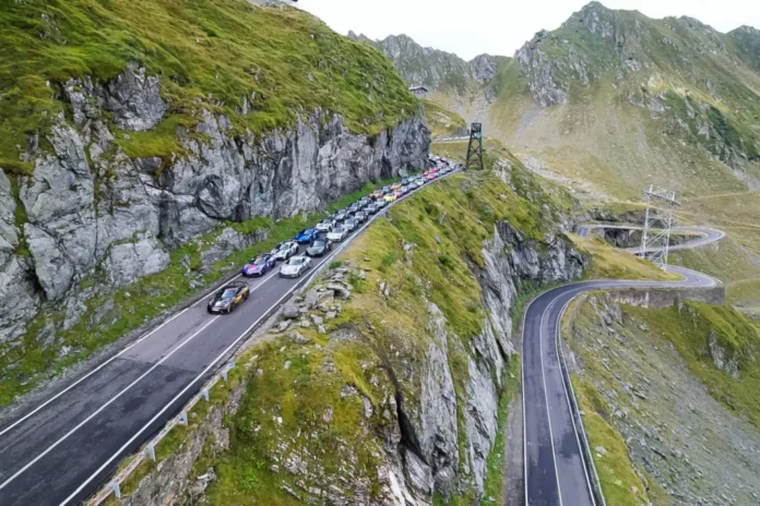 Porsche pe serpentinele Transfăgărășanului în cadrul evenimentului Transfăgărășan Getaway 2026.