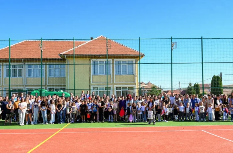Bogdan Trif, la deschiderea anului școlar din Loamneș: susține reintroducerea uniformelor în școli