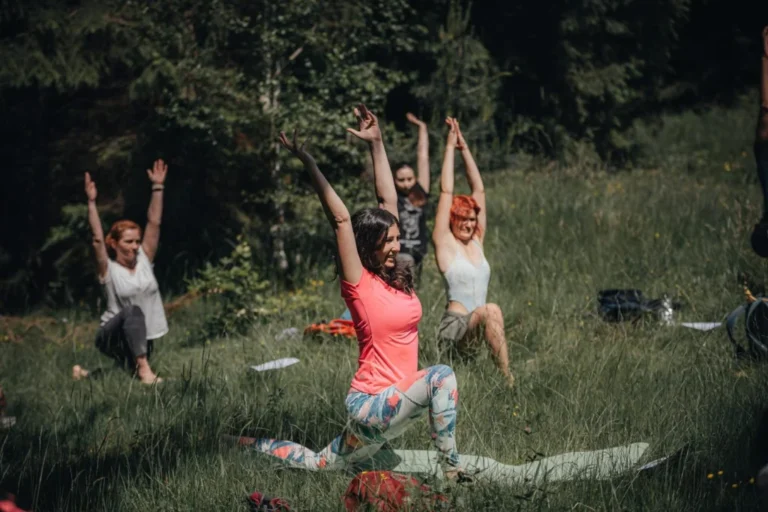 Drumeție doar pentru femei în Munții Cindrel. La final, participantele vor avea o sesiune de yoga