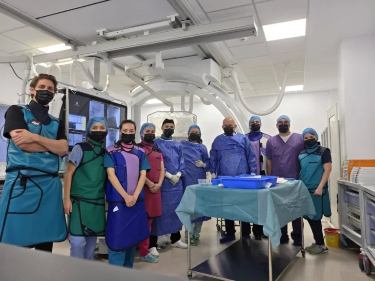 Intervenție complexă la Sibiu pentru salvarea unui tânăr de 27 de ani. Un profesor din Franța s-a alăturat echipei medicale