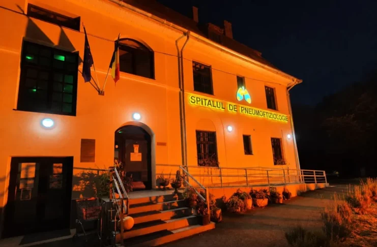 Spitalul de Pneumoftiziologie Sibiu, iluminat în portocaliu de Ziua Mondială a Siguranței Pacientului