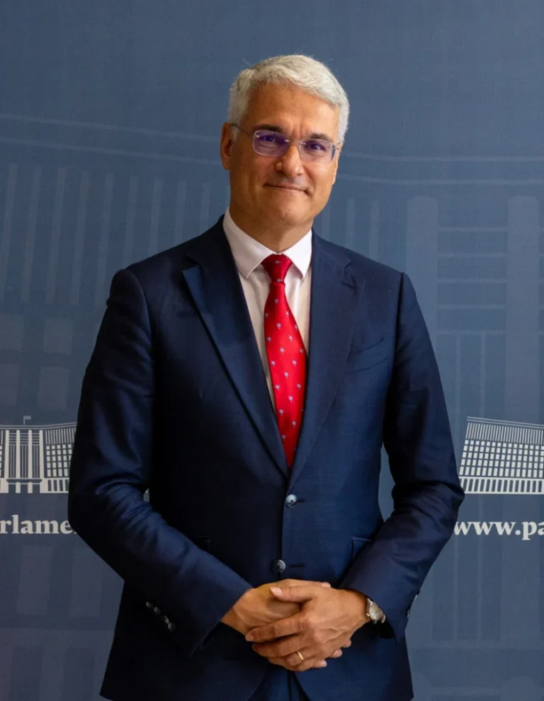 Pâslaru, la Sibiu: adoptarea legii salarizării până la sfârșitul lui octombrie ar putea reduce penalitatea de 770 de milioane de euro