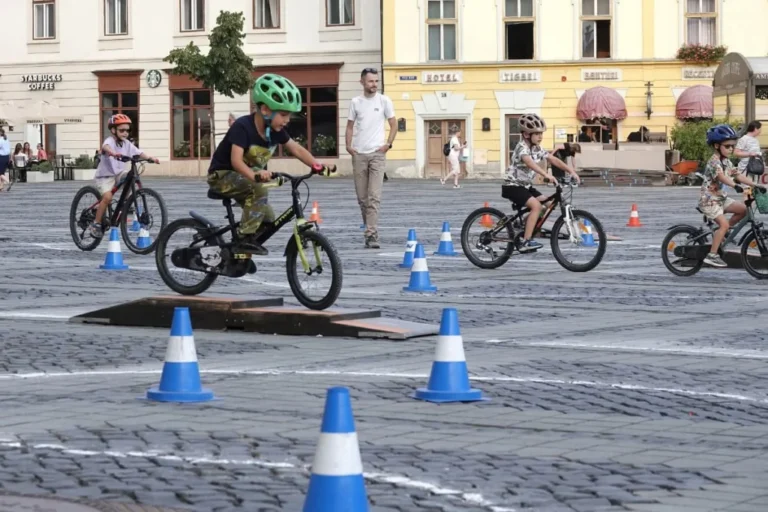 Atelierul de motricitate Urban Bike Revolution revine miercuri în Parcul Sub Arini