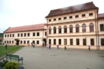 Săliște, una dintre cele mai vechi vetre ale școlii românești. În 1809, fiecare copil trebuia să aducă zilnic un lemn pentru încălzirea școlii