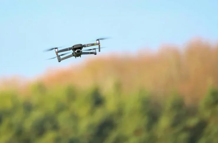 Dronele survolează Avrigul pentru inventarierea construcțiilor. Imaginile pot identifica și clădirile nedeclarate fiscal