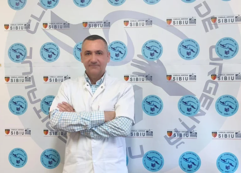 Povestea lui Cristian Țăroi, medicul ginecolog din Sibiu care aduce viață pe lume și este pasionat de motociclete