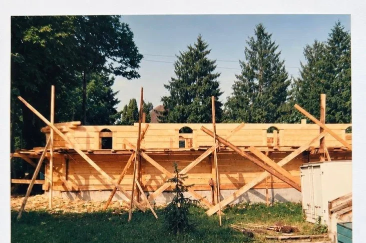 Biserica din curtea Spitalului Județean Sibiu, construită de meșteri din Maramureș. Povestea lăcașului din lemn
