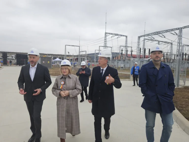 Premieră energetică la Sibiu: Transelectrica a inaugurat instalația care ajută la stabilizarea rețelei naționale
