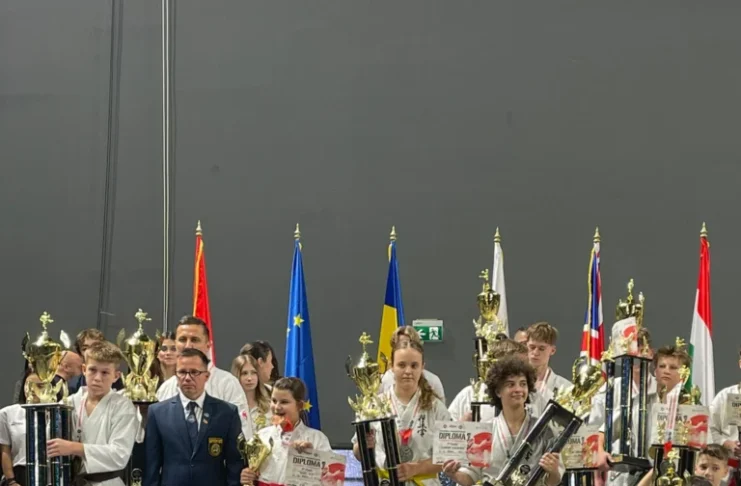 Nouă medalii pentru Clubul Sportiv Hirsch din Sibiu la Campionatul Internațional IFK de Kumite 2026 de la Turda