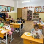 Elevi din Loamneș și Alămor sărbătoresc Ziua Mondială a Alimentației cu desene și activități creative