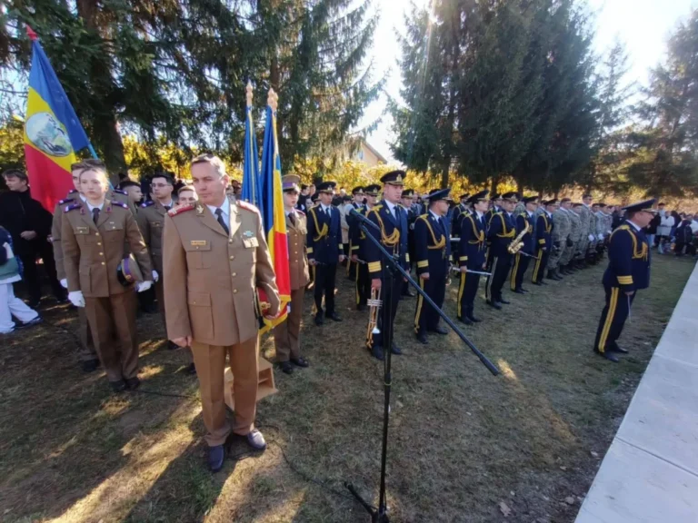 Peste 70 de copii au participat la comemorarea eroilor din Primul Război Mondial, la Sebeșu de Jos, de Ziua Armatei Române