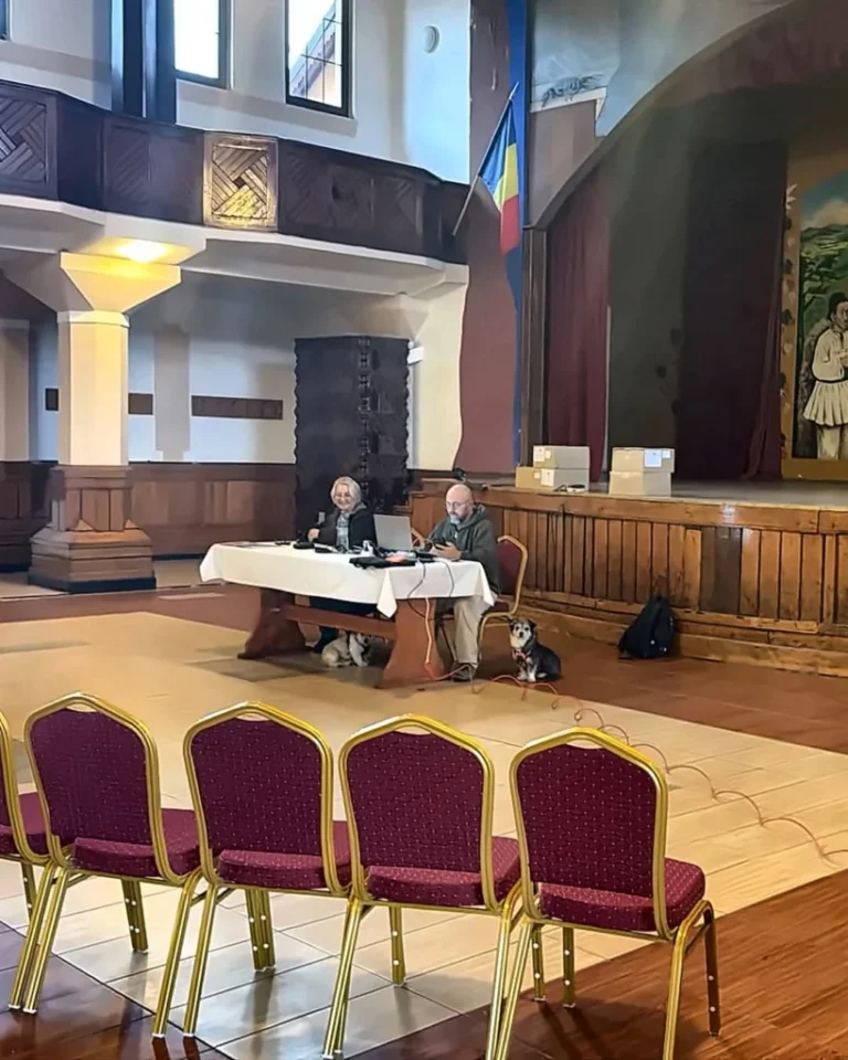 Paradox la Rășinari: apără natura de exploatarea magneziului, dar se revoltă din cauza a doi căței. În satul cu tradiție de oieri, câinii au devenit motiv de scandal