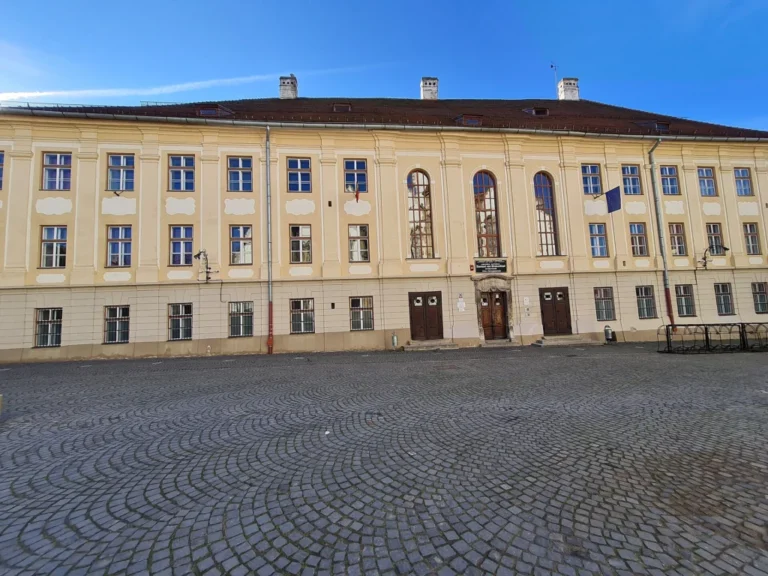 Colegiul Brukenthal din Sibiu va fi restaurat cu peste 34 de milioane de lei. Contractul de finanțare a fost semnat, lucrările trebuie finalizate până în 2029