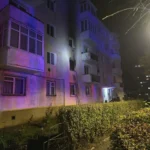 Intervenția pompierilor la incendiu bloc Mediaș, cu fum și echipaje de urgență